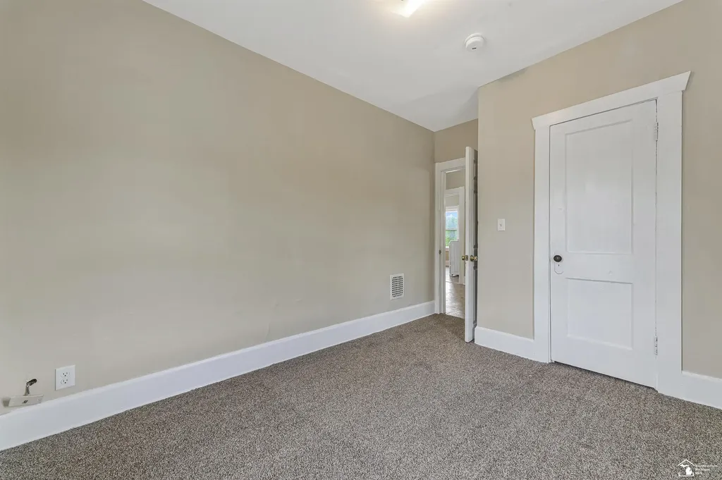 231 W 7th Street Monroe City MI 48161