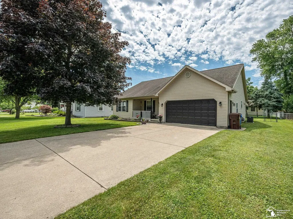 2954 5th Street Frenchtown Township MI 48162
