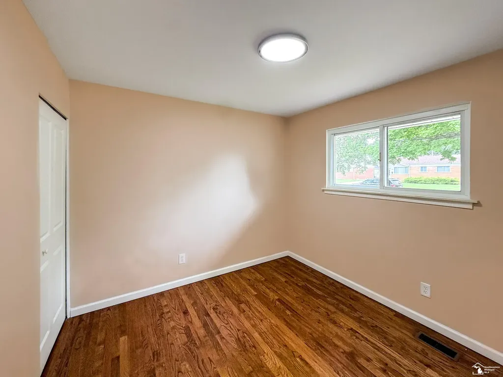 7362 Elm Street Taylor City MI 48180