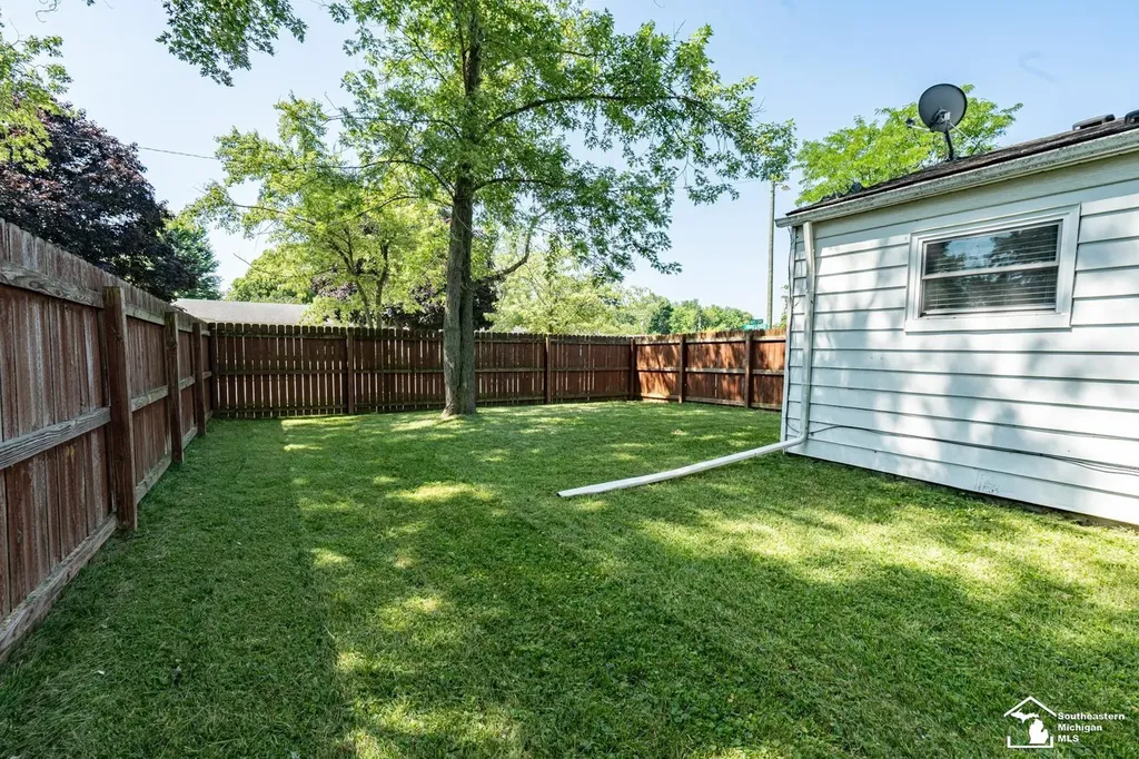 377 Argyle Crescent Road Milan City MI 48160