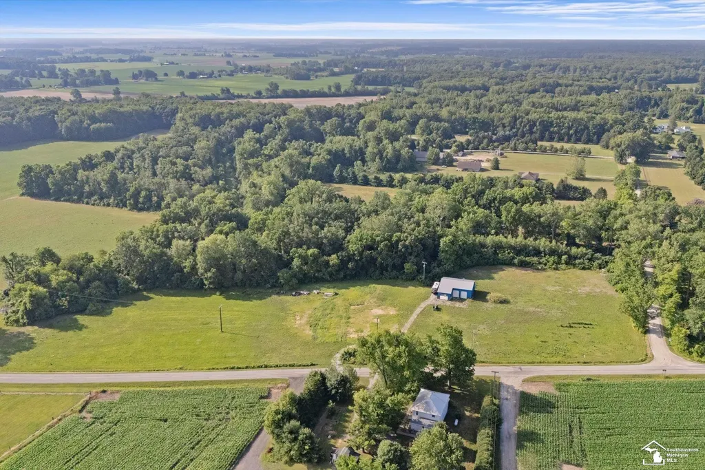 12501 Dixon Road Dundee Village MI 48131