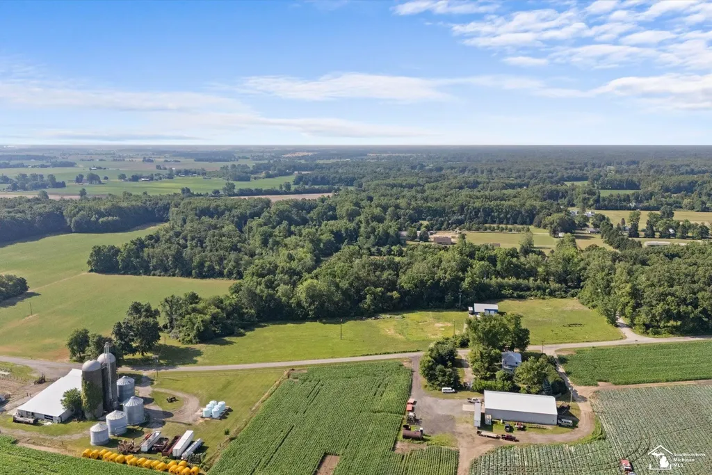 12501 Dixon Road Dundee Village MI 48131