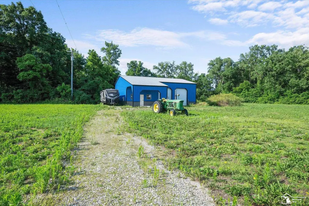 12501 Dixon Road Dundee Village MI 48131