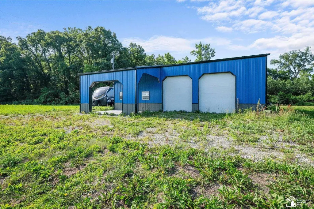 12501 Dixon Road Dundee Village MI 48131