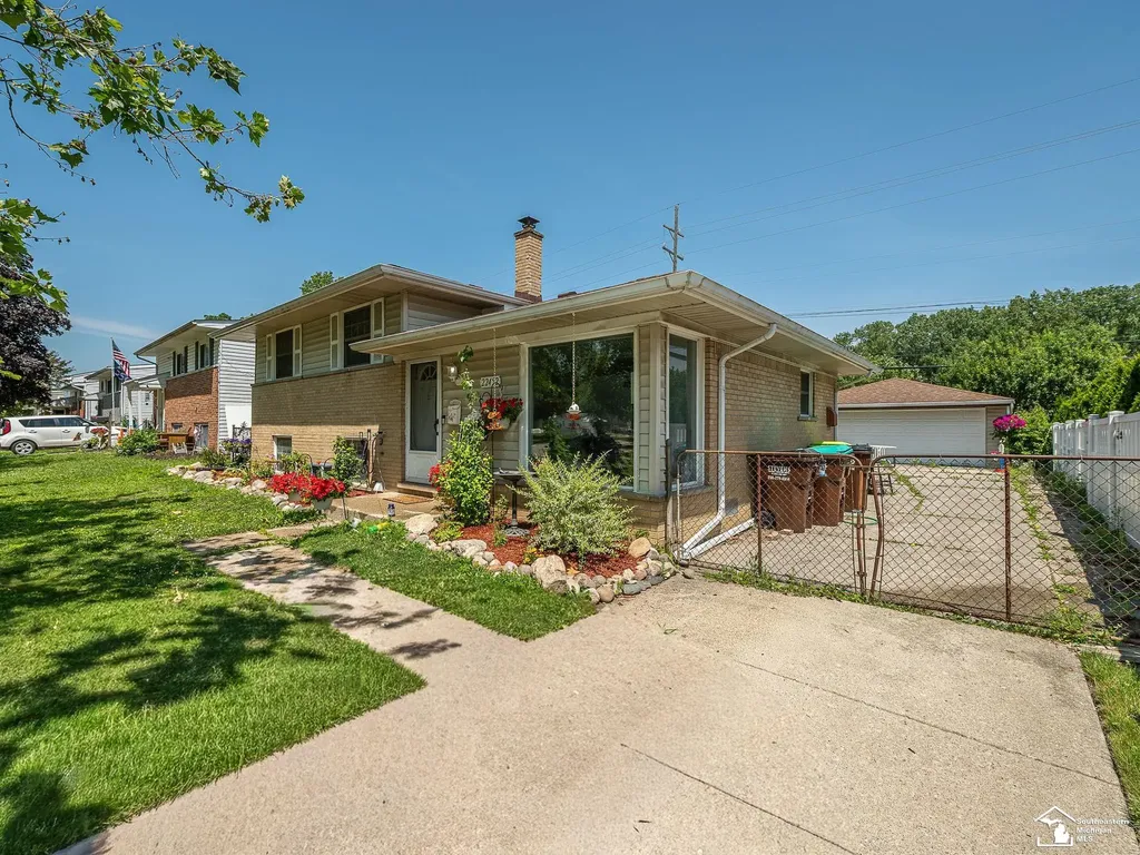 22452 Candace Street Rockwood City MI 48173