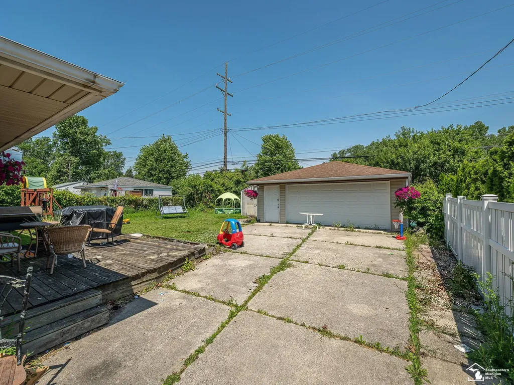 22452 Candace Street Rockwood City MI 48173