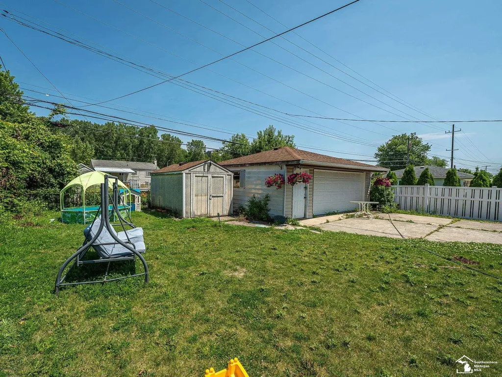 22452 Candace Street Rockwood City MI 48173