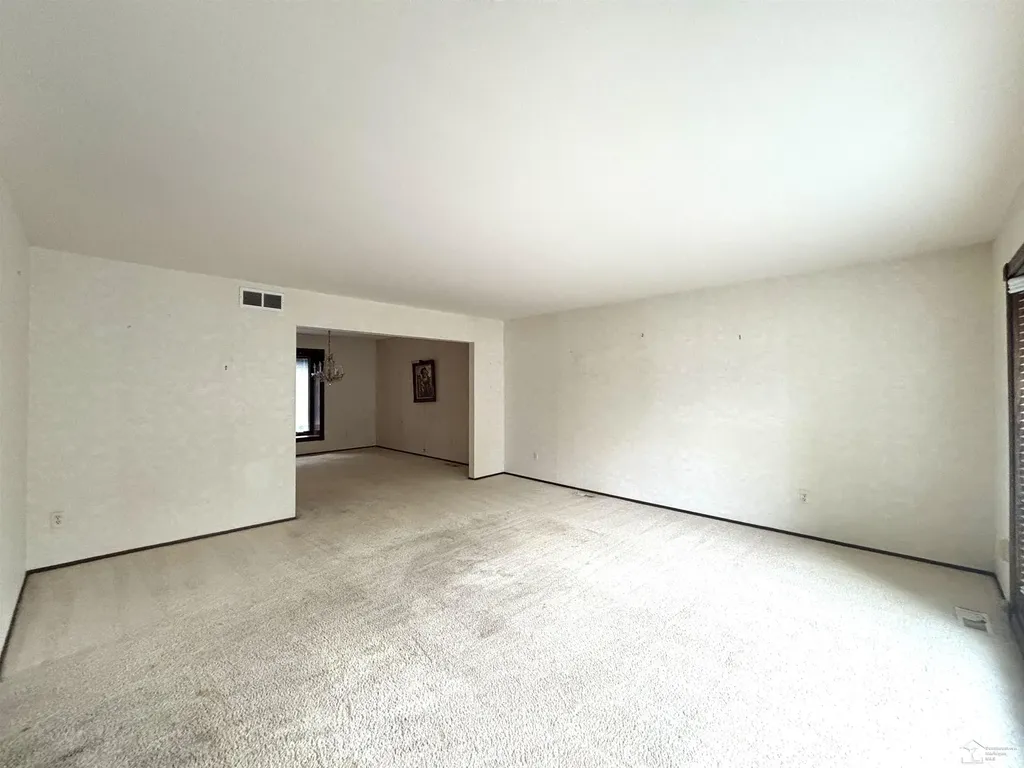 31180 N Park Drive Farmington Hills City MI 48331