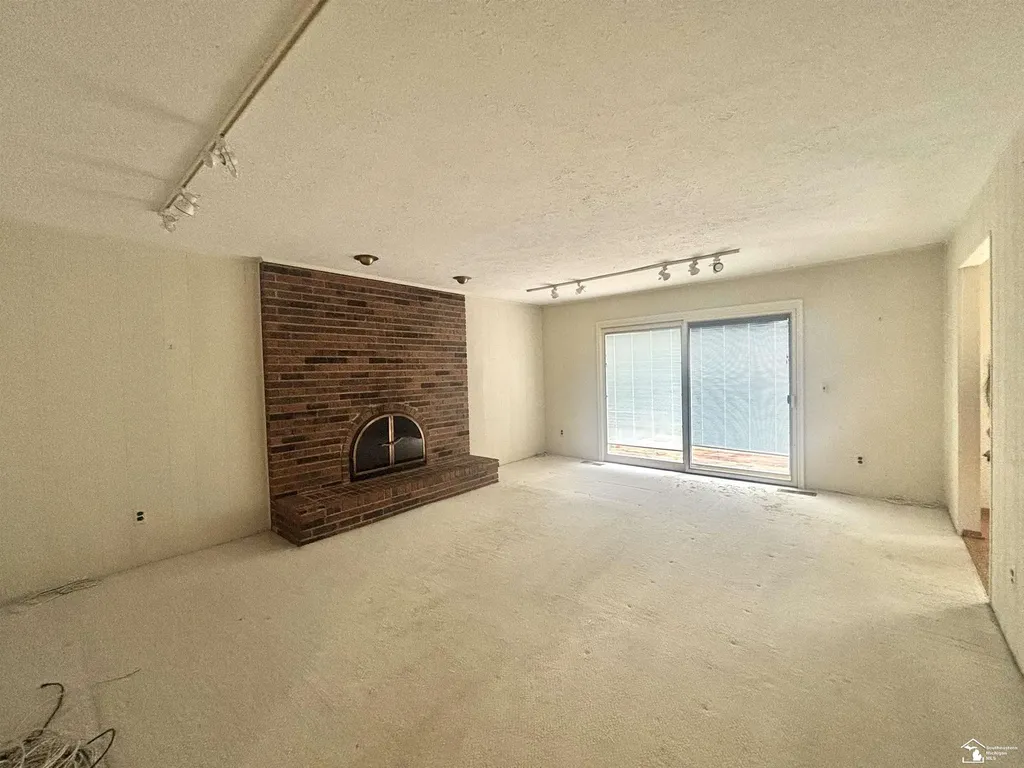 31180 N Park Drive Farmington Hills City MI 48331