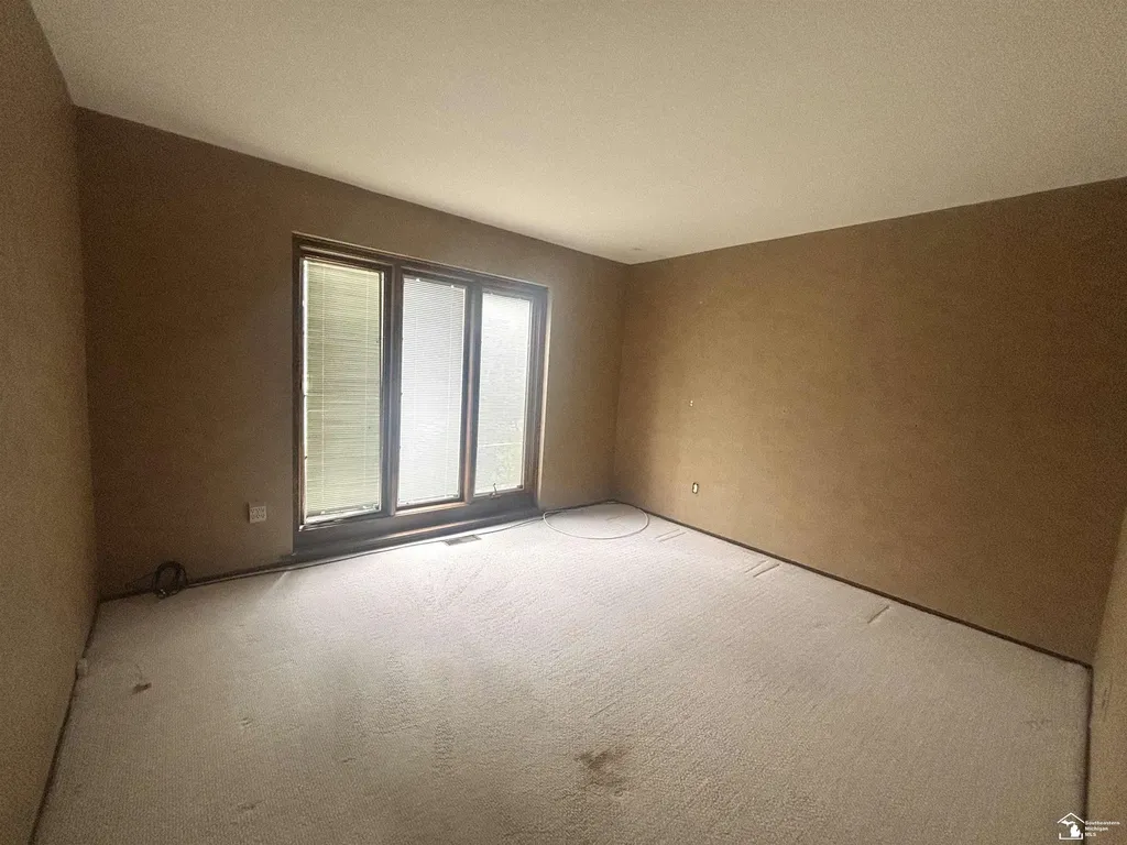 31180 N Park Drive Farmington Hills City MI 48331