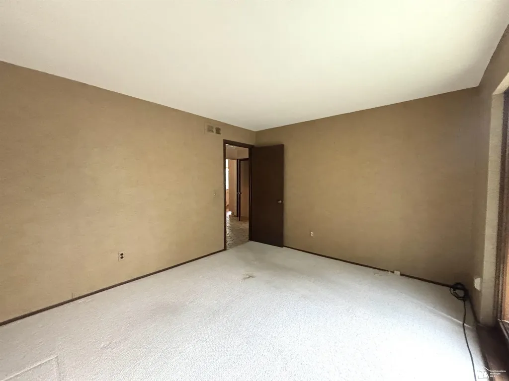 31180 N Park Drive Farmington Hills City MI 48331