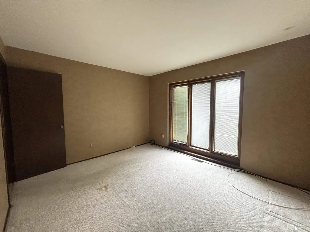 31180 N Park Drive Farmington Hills City MI 48331
