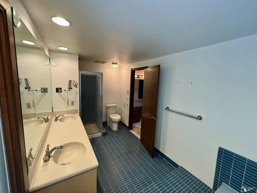 31180 N Park Drive Farmington Hills City MI 48331