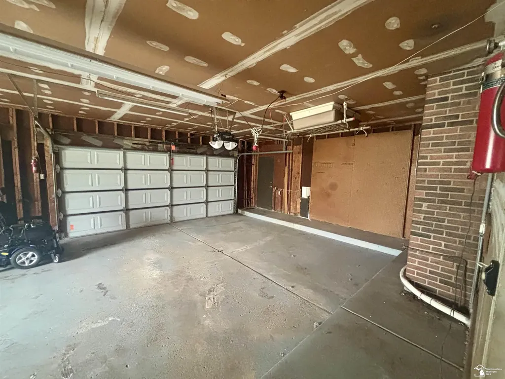 31180 N Park Drive Farmington Hills City MI 48331