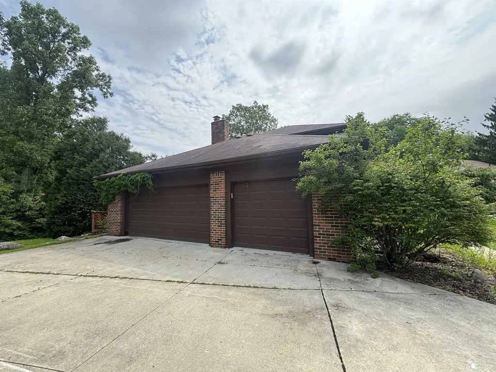 31180 N Park Drive Farmington Hills City MI 48331