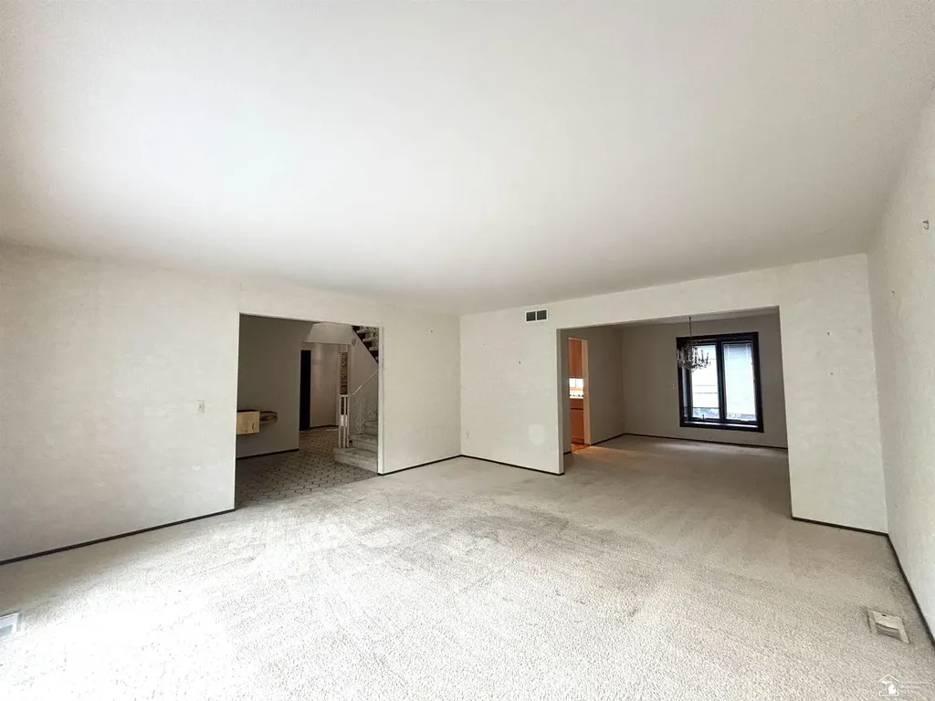 31180 N Park Drive Farmington Hills City MI 48331