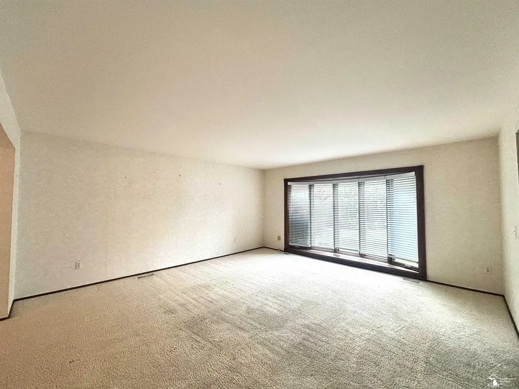 31180 N Park Drive Farmington Hills City MI 48331