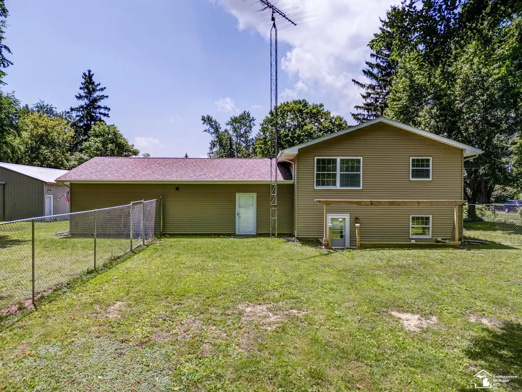8870 Dixon Road Raisinville Township MI 48161
