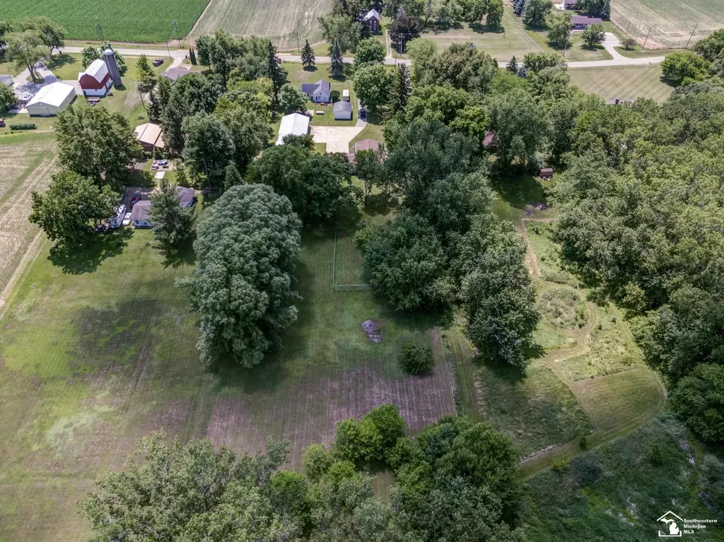 8870 Dixon Road Raisinville Township MI 48161