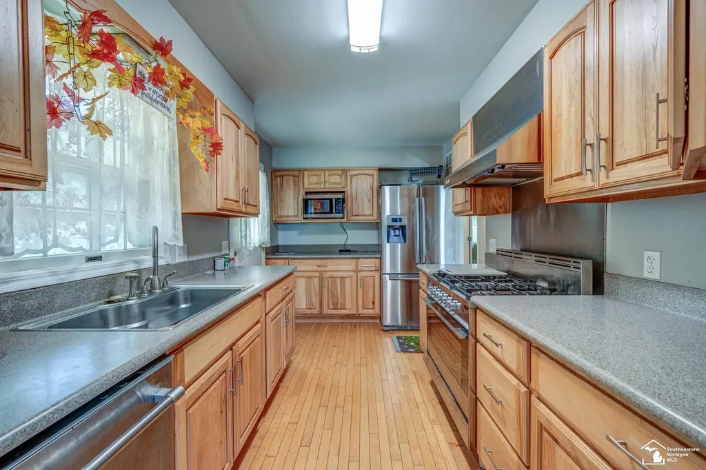8870 Dixon Road Raisinville Township MI 48161