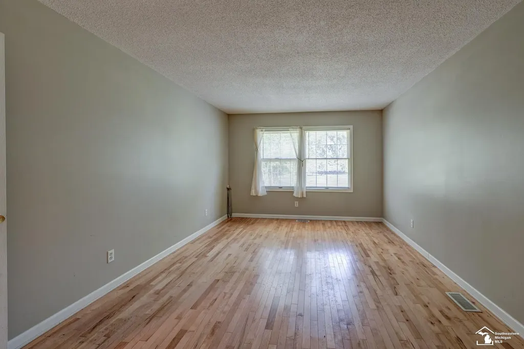 8870 Dixon Road Raisinville Township MI 48161