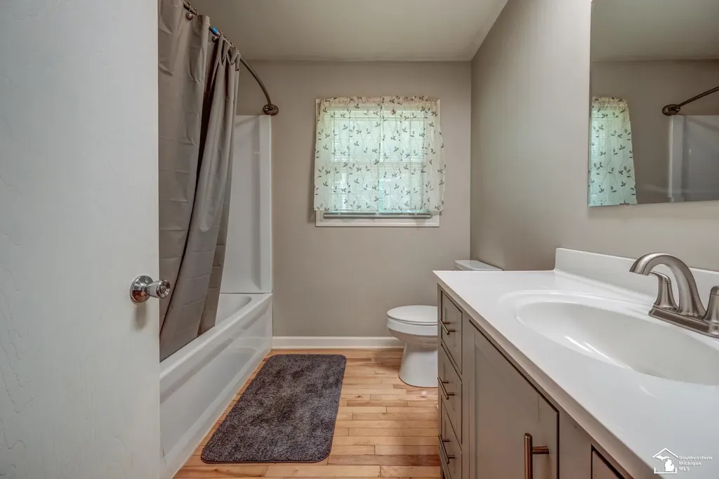 8870 Dixon Road Raisinville Township MI 48161