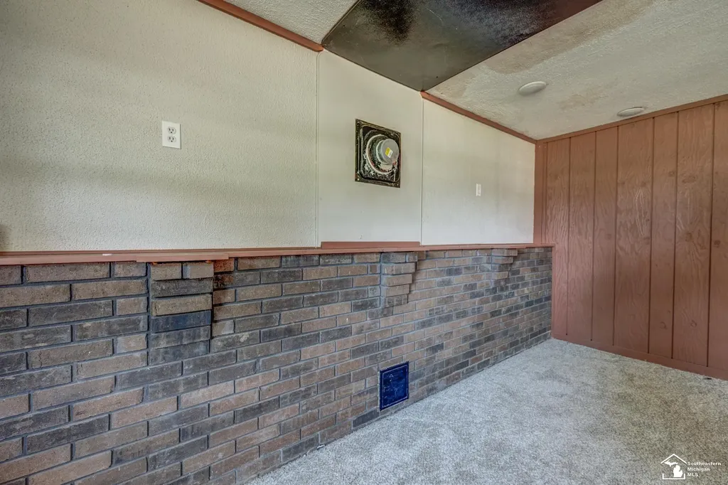 8870 Dixon Road Raisinville Township MI 48161