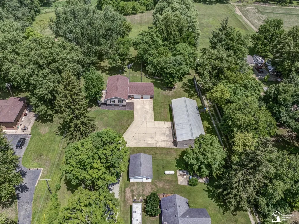 8870 Dixon Road Raisinville Township MI 48161