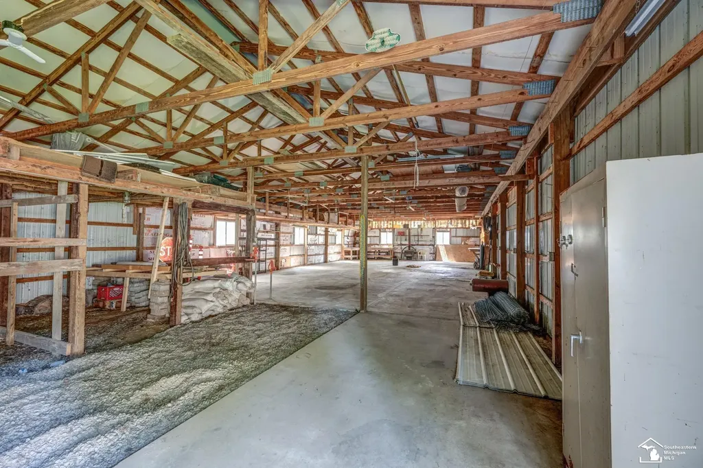 8870 Dixon Road Raisinville Township MI 48161