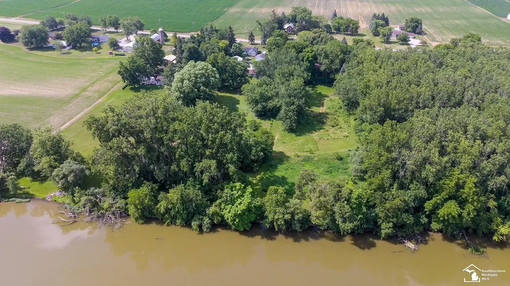 8870 Dixon Road Raisinville Township MI 48161