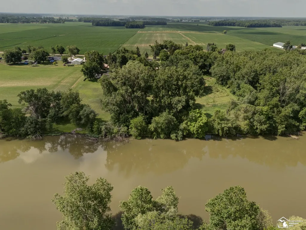 8870 Dixon Road Raisinville Township MI 48161