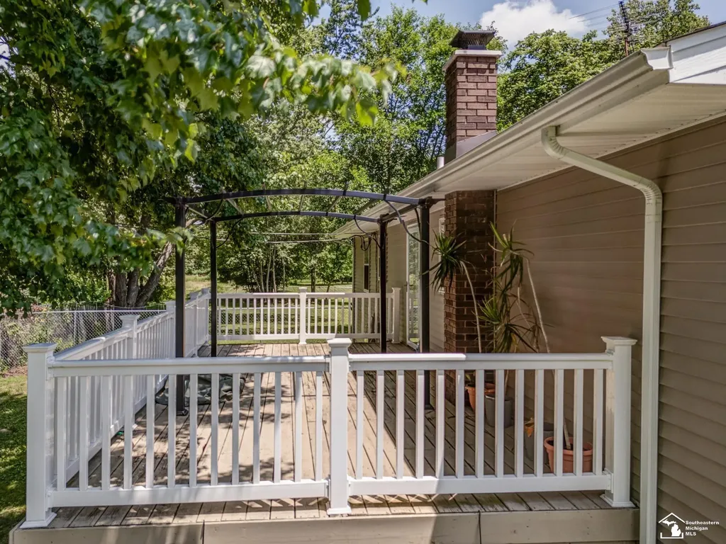 8870 Dixon Road Raisinville Township MI 48161