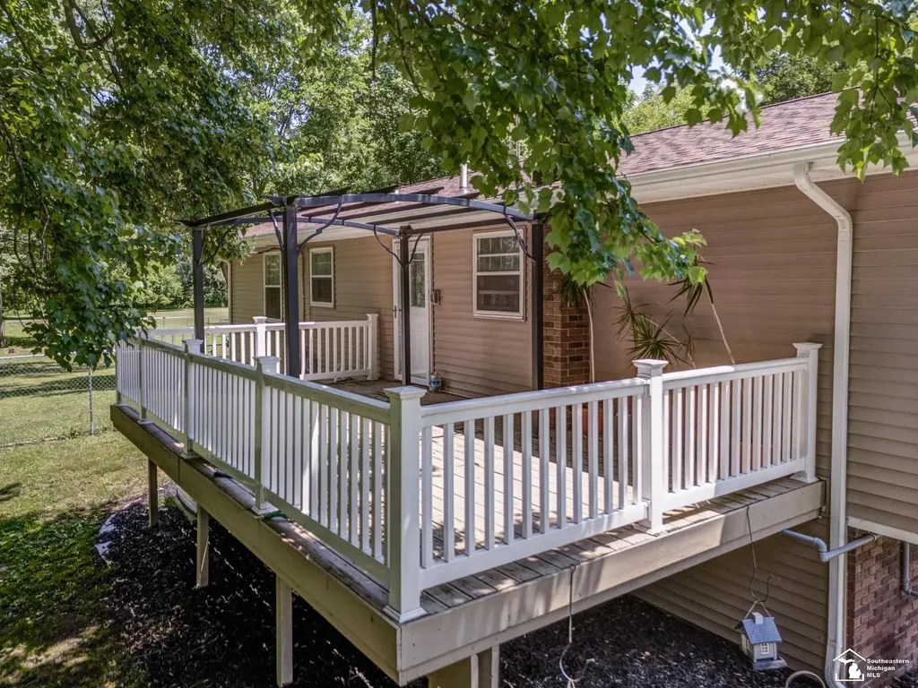 8870 Dixon Road Raisinville Township MI 48161