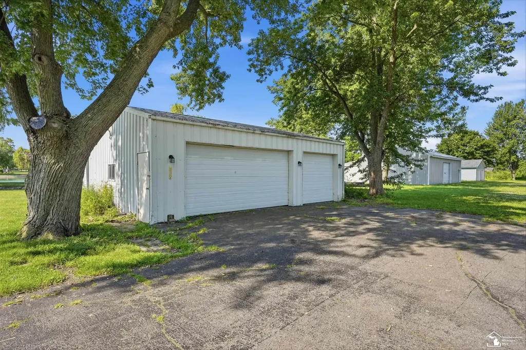 2870 Carleton Rockwood Road Ash Township MI 48117
