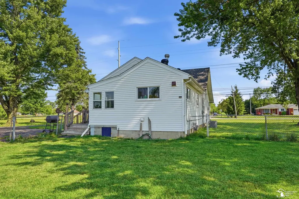 2870 Carleton Rockwood Road Ash Township MI 48117
