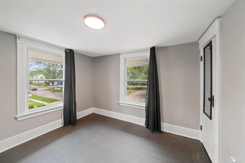 221 Borgess Avenue Monroe City MI 48162