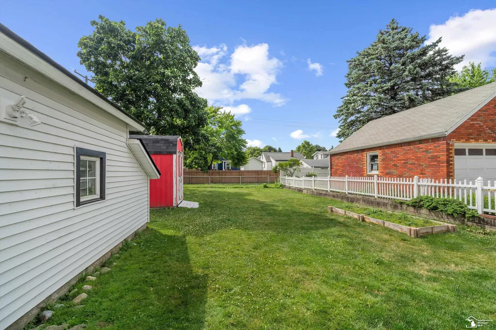 221 Borgess Avenue Monroe City MI 48162