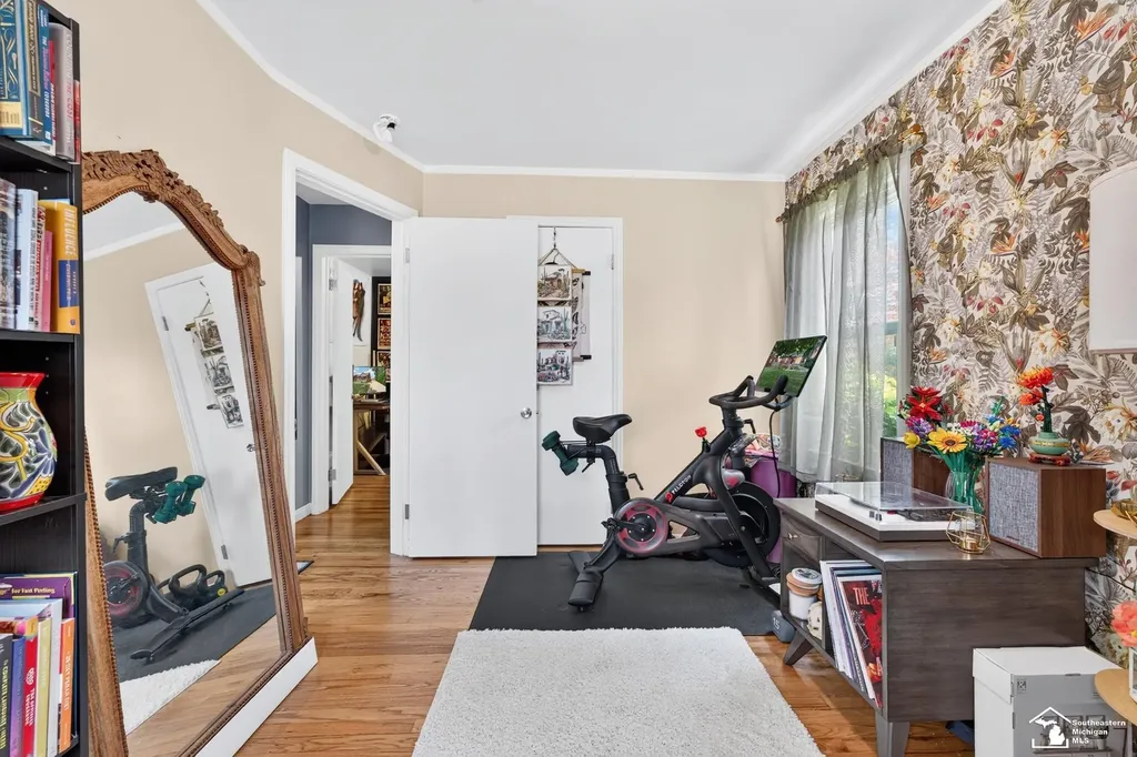 2420 Applewood Avenue Lincoln Park City MI 48146