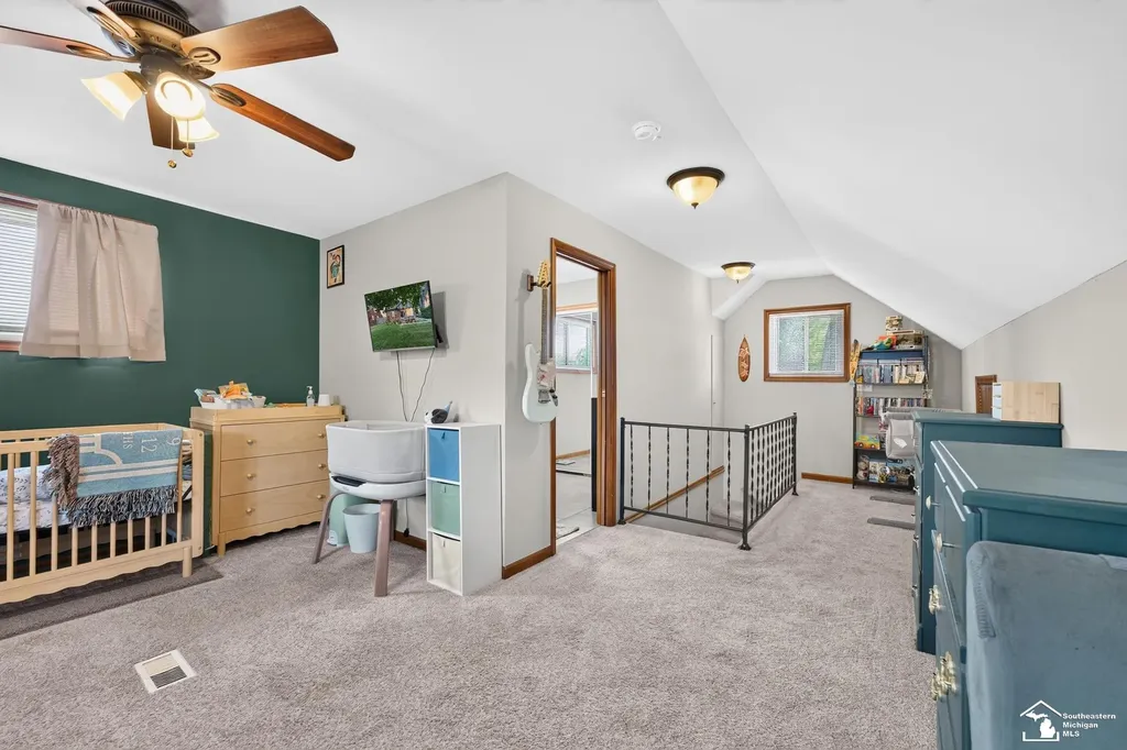 2420 Applewood Avenue Lincoln Park City MI 48146