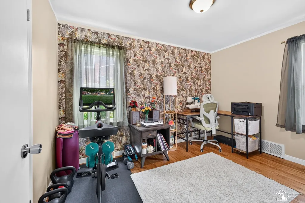 2420 Applewood Avenue Lincoln Park City MI 48146