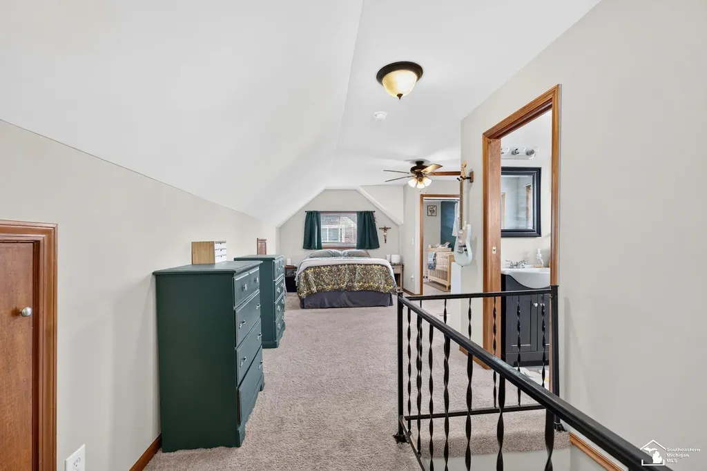 2420 Applewood Avenue Lincoln Park City MI 48146