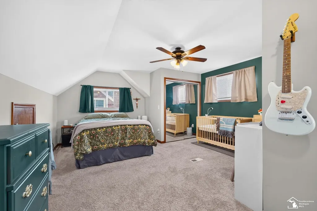 2420 Applewood Avenue Lincoln Park City MI 48146