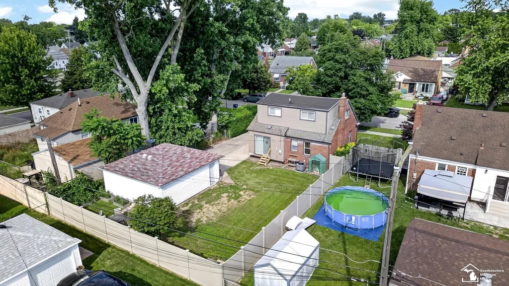 2420 Applewood Avenue Lincoln Park City MI 48146