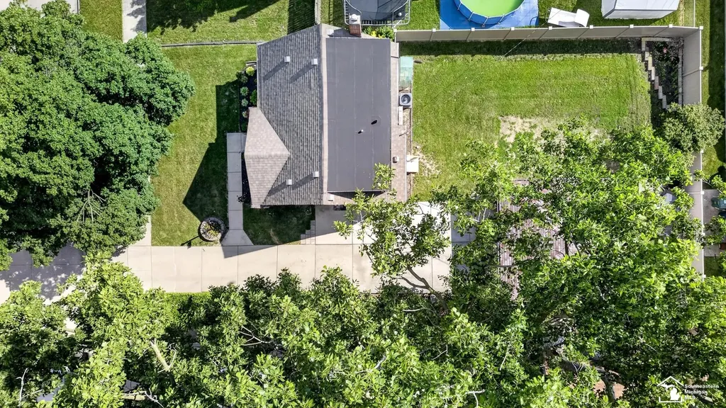 2420 Applewood Avenue Lincoln Park City MI 48146