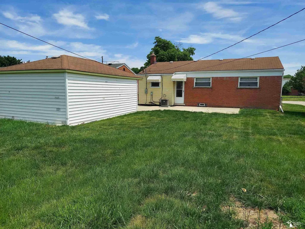 8324 Huron Street Taylor City MI 48180