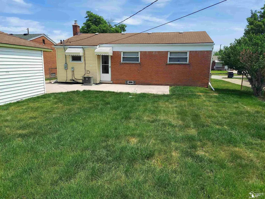 8324 Huron Street Taylor City MI 48180