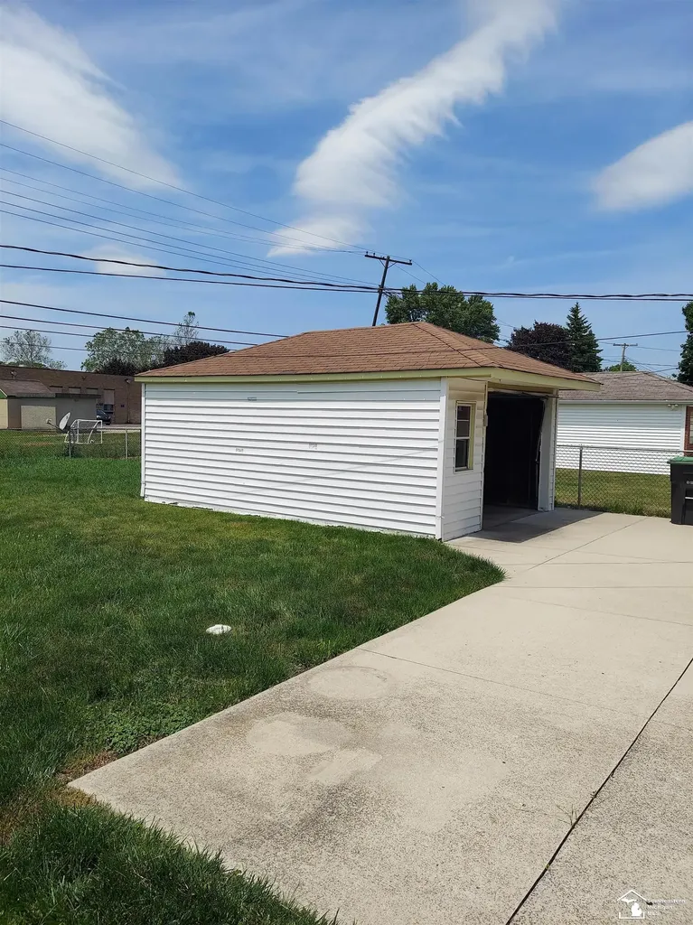 8324 Huron Street Taylor City MI 48180