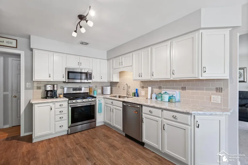 4912 Valley Road Trenton City MI 48183