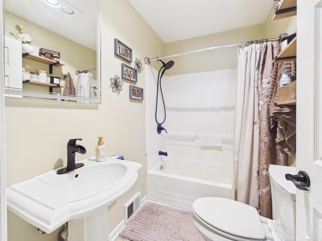 83 W Madison Street Petersburg City MI 49270