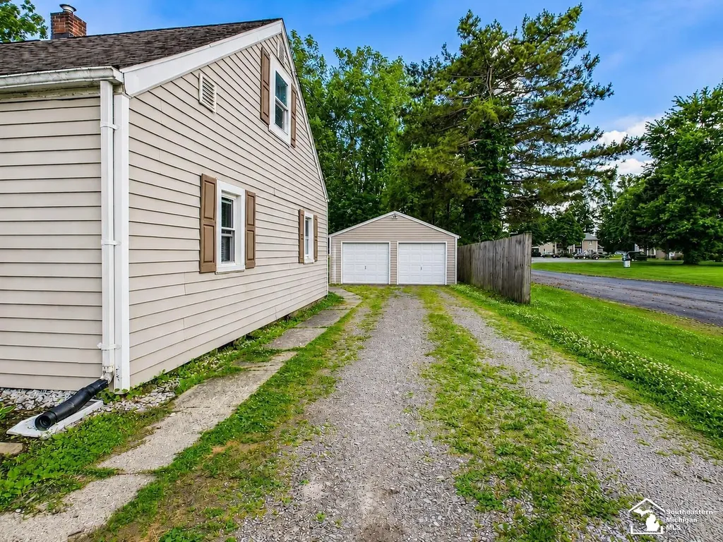 83 W Madison Street Petersburg City MI 49270
